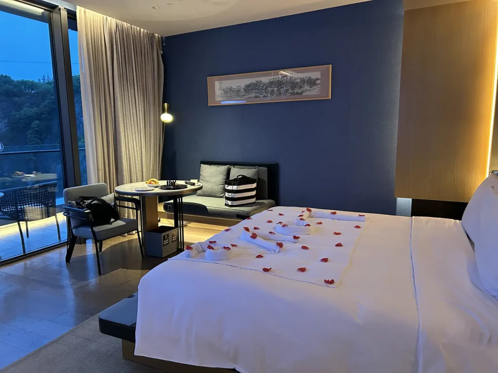Hotel room at Sheshan Shanghai Wonderland Intercontionental Hotel