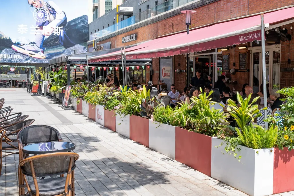 Restaurants and bars at Shangkangli in Shanghai